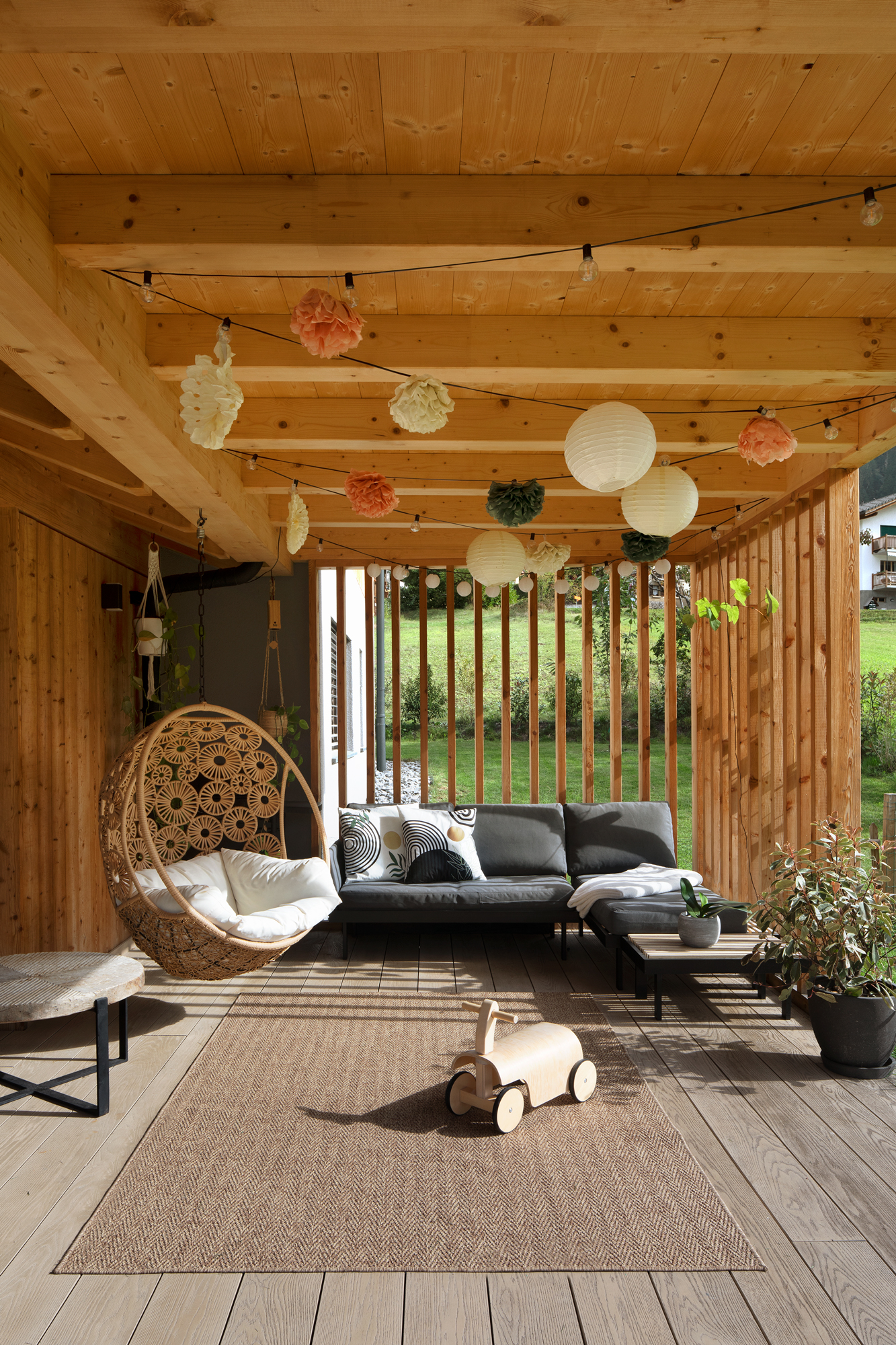 terrasse extérieur de la villa à Vollèges en bois